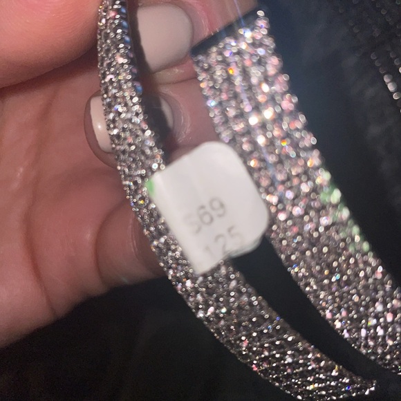 Selling crystal choker necklace. Brand new. Mint condition. - Picture 4 of 4